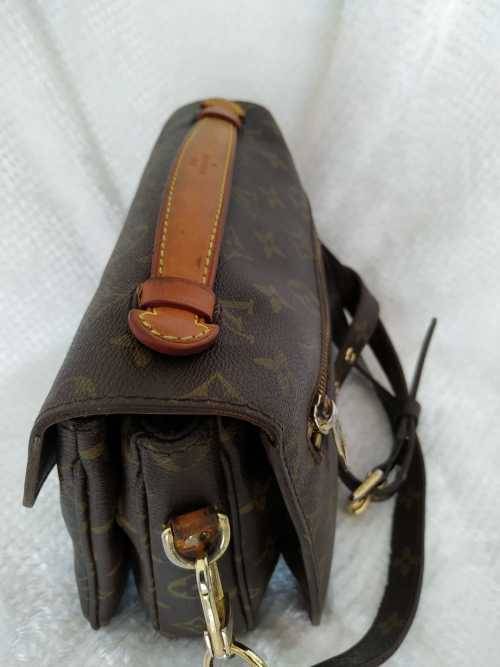 LOUIS VUITTON Monogram Pochette Metis