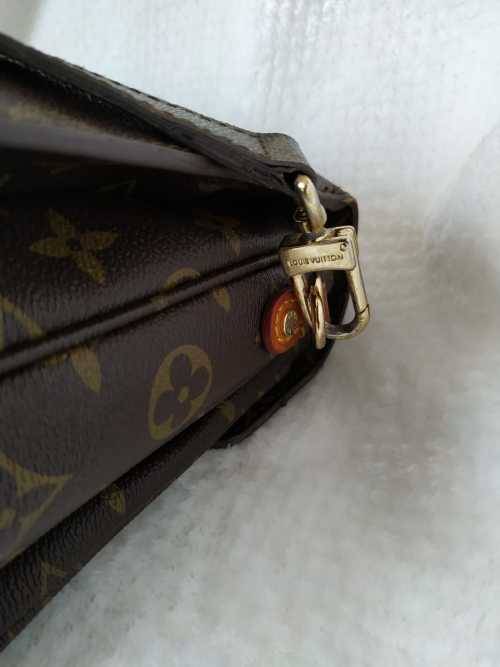 LOUIS VUITTON Monogram Pochette Metis