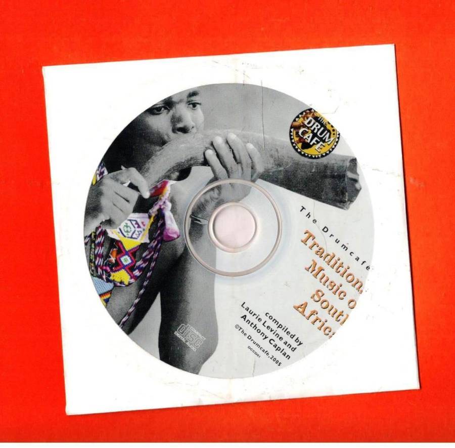 Traditional Music of South Africa  --  With CD  -- Laurie Levine