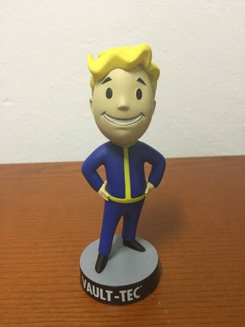 Vault 111 Loot Crate Exclusive Fallout 4 Vault Boy Bobble Head [NO BOX]