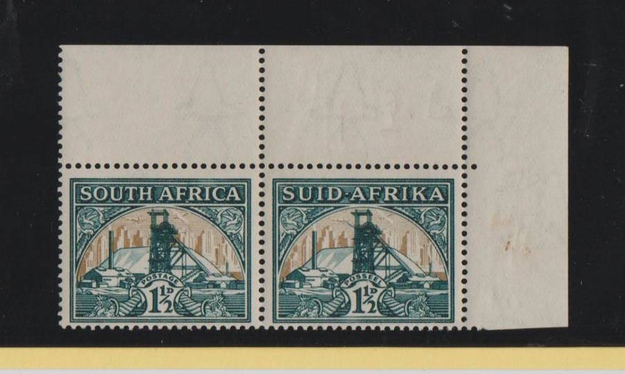 UNION SA HYPHENATED PICTORIAL 1½d GOLD MINE-VARIETY-LIGHTNING STRIKE ON HEAD GEAR-UM PAIR