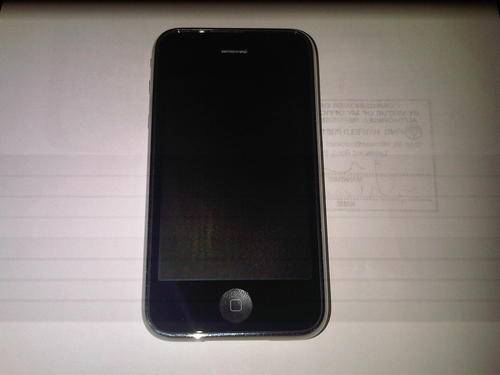iphone 3G 16GB ***good as new***