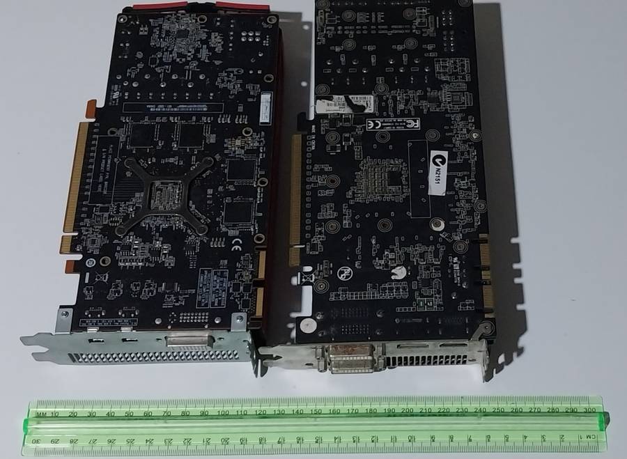 !! LOT OF (X3) GPUs - PARTS OR REPAIR !!