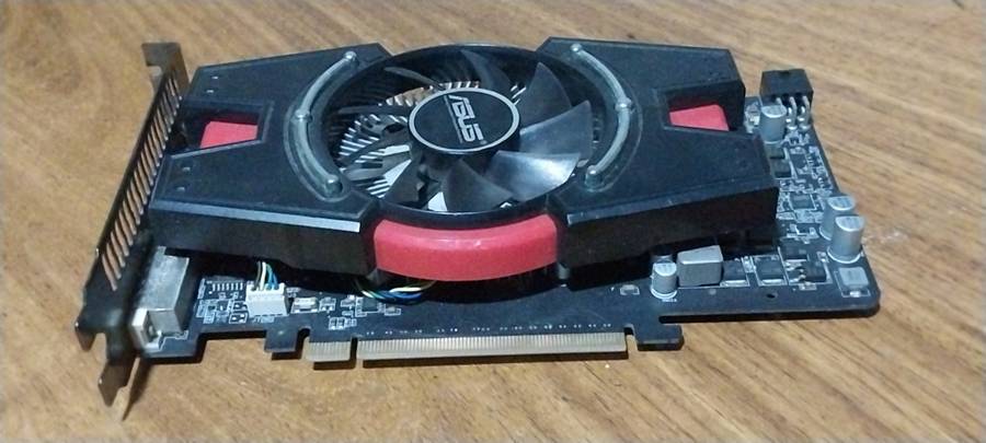!! ASUS GTX 550 Ti, 1GB GPU GRAPHICS CARD - PARTS OR REPAIR !!