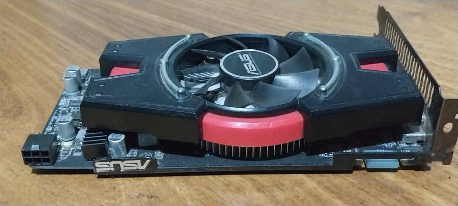 !! ASUS GTX 550 Ti, 1GB GPU GRAPHICS CARD - PARTS OR REPAIR !!