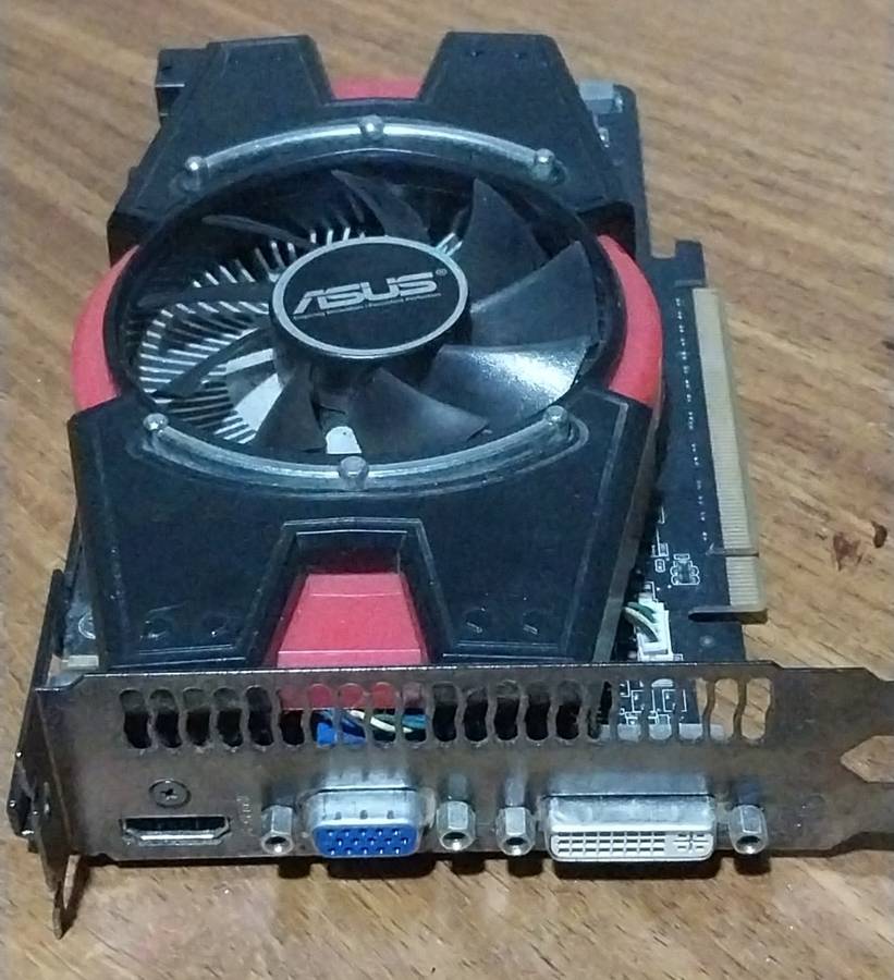 !! ASUS GTX 550 Ti, 1GB GPU GRAPHICS CARD - PARTS OR REPAIR !!