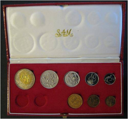 ### 1977 - SA LONG PROOF SET - NO GOLD - IN ORIGINAL SAM BOX - HERNS VALUE R450 - L2 ###