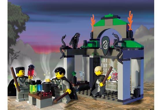 Slytherin (4735) - Lego Harry Potter Set from 2002! (Very Rare)