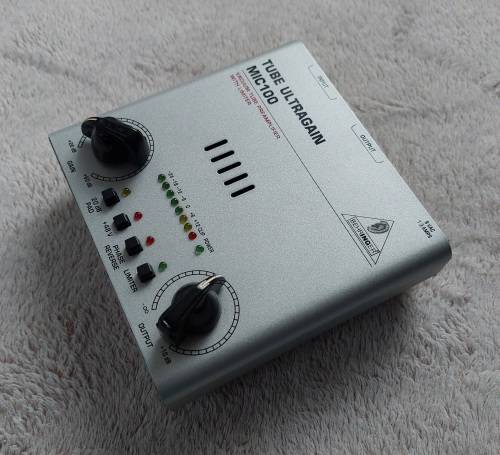 Behringer MIC100 Tube Ultragain Vacuum Tube Pre-Amp