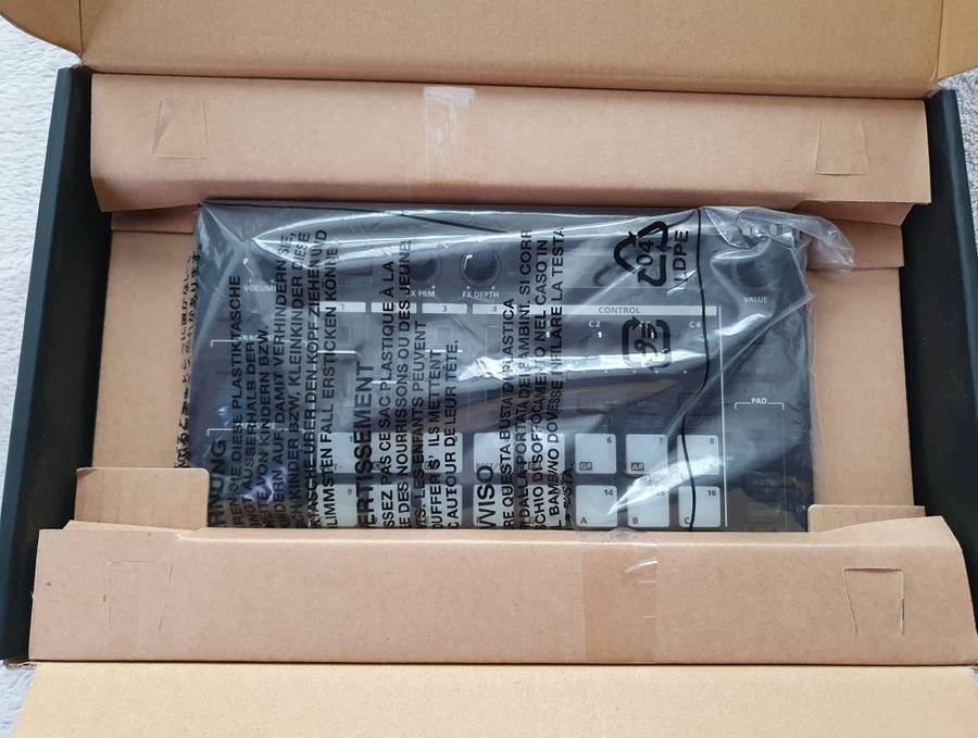 Roland MC-101 Groovebox in box