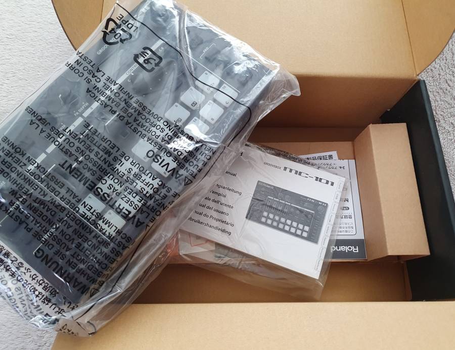 Roland MC-101 Groovebox in box