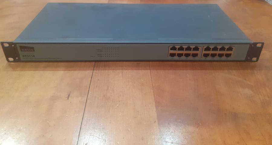 Netis Fast Ethernet switch