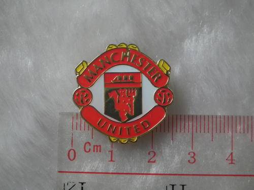 kiTki Manchester United badge pin brooch metric soccer football club emblem souvenior