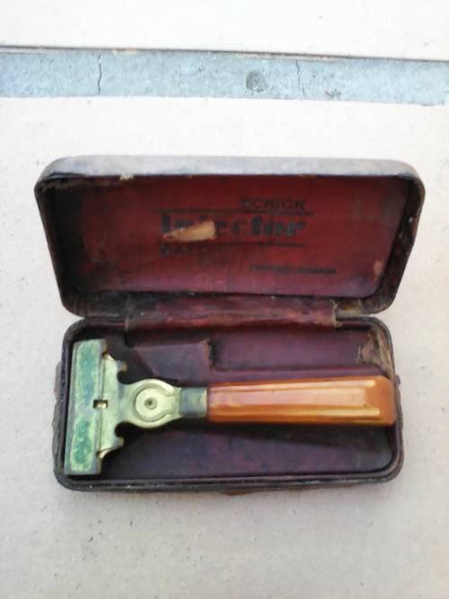 1937 Schick Razor In Original Case (Made In Canada)