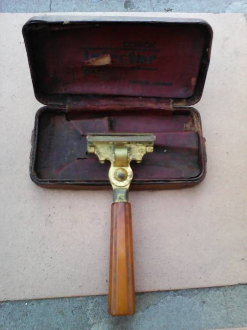 1937 Schick Razor In Original Case (Made In Canada)