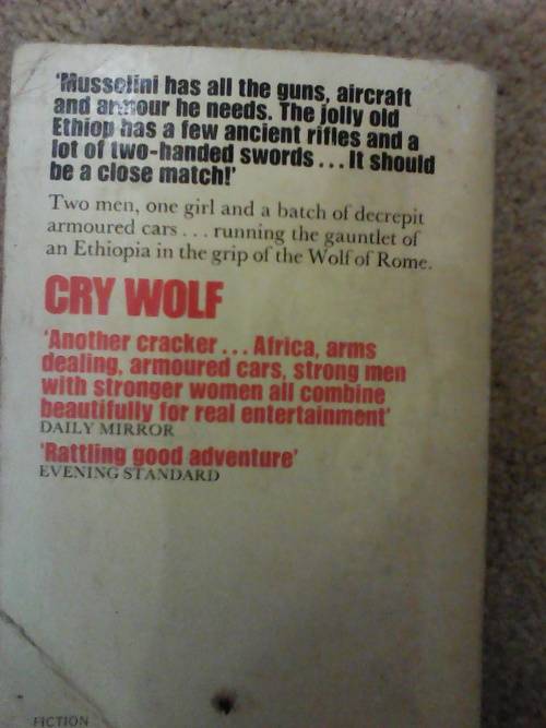 Cry Wolf (Paperback) Wilbur Smith
