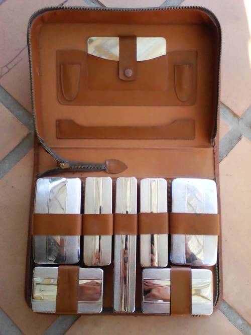 1950's Men's Bathroom Kit In Faux Leather Carry Bag