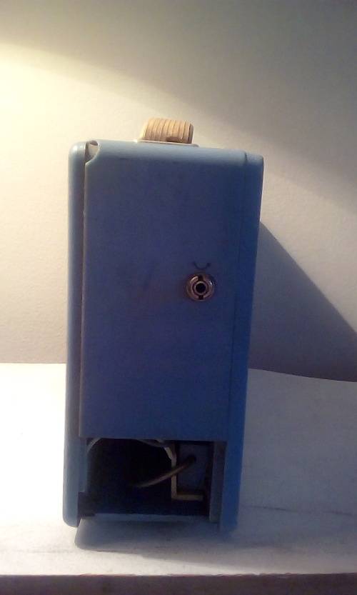 Vintage Philips All Transistor Bakelite Radio