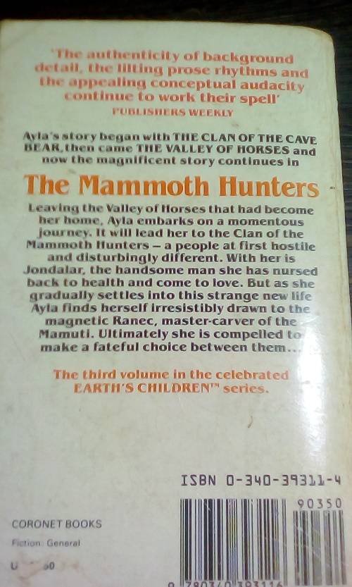 The Mammoth Hunters - Jean M. Auel Paperback