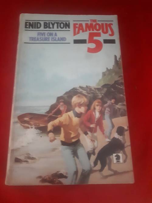 Enid Blyton - Five On a Treasure Island Paperback