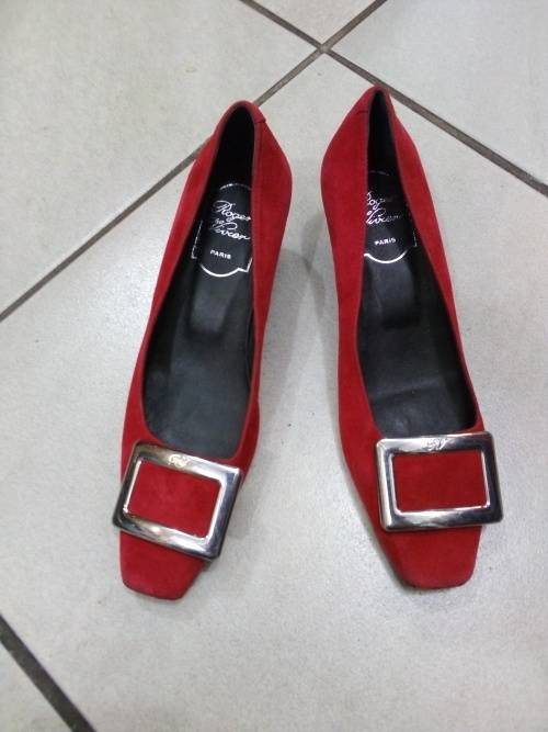 Roger Vivier Belle Vivier suede pumps