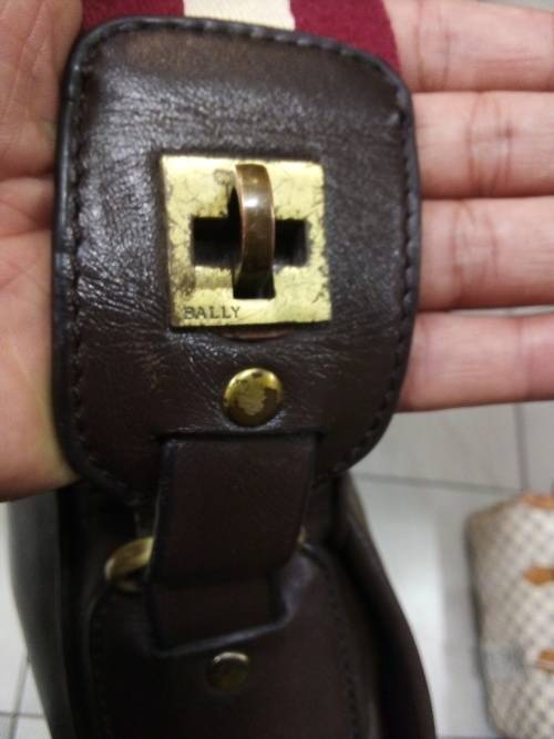 Bally Messenger Bag (Curtina Gkei)