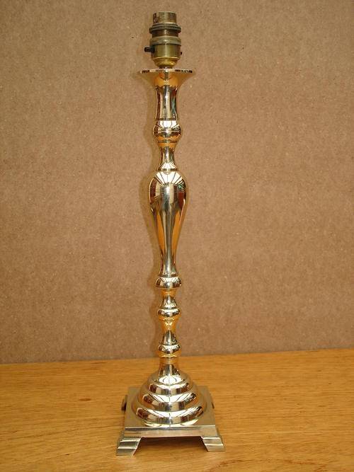 VERY TALL, ELEGANT & HEAVY ENGLISH VINTAGE BRASS ELECTRIC LAMP 45cms