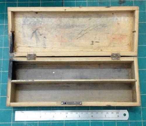 Antique 'Teekendoos' colouring box