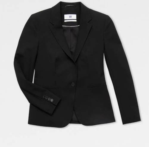 Fitted Black Blazer
