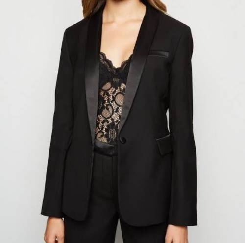 Stunning black Blazer with satin collar