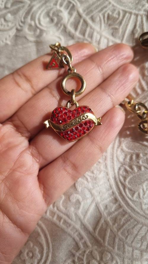 GUESS heart chain....HARDLY WORN...shipping From R30