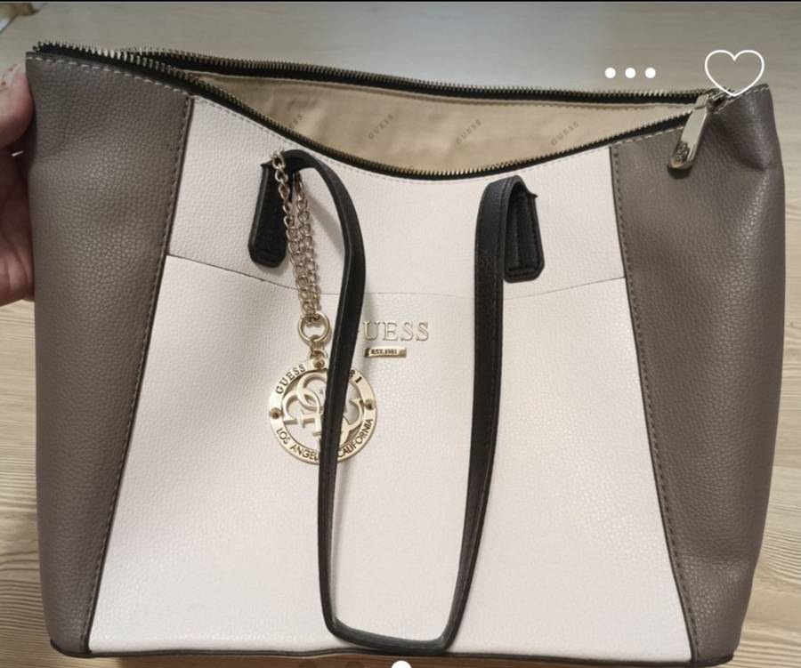 Beautiful GUESS Shopper