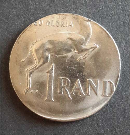 ***RARE MINT ERROR! R1 1990 MINTED ON WRONG PLANCHET***