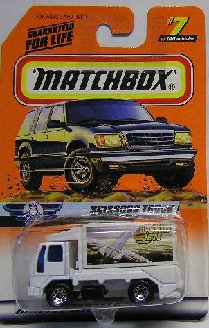 Matchbox Diecast Model Car 1999 7 / 100 Scissors Truck "World Jets" Air Traffic new in pack