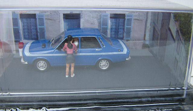 Diecast Model Car Diorama Collection No 1 Renault 12 Gordini with lovers figure 1/43 scale new