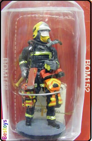 Fire Firefighters Diecast Figure Collection Fireman + Axe Smoke Diver Yvelines France 2011 54 mm new