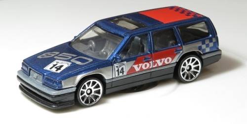 Hotwheels Hot Wheels Diecast Model Car 2020 57 / 250 Volvo 850 Estate Stationwagon No 14 Motorsport
