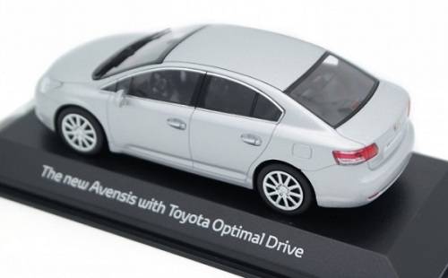 Minichamps Diecast Model Car Dealer Model Toyota Avensis with Optimal Drive 1/43 scale new in pack