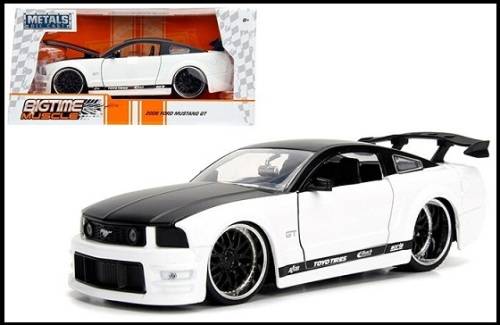 JADA  Diecast Model Car Bigtime Muscle 99973 Ford Mustang GT 2006 1/24 scale new in pack