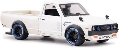 Maisto Diecast Model Car 32754 Design Transport Datsun 620 Pickup 1973 + Nissan Skyline GT R GTR R34