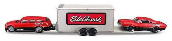 Maisto Diecast Model Car Design Series Hauler Dodge Magnum RT 2006 + Dodge Charger RT 1969 + Trailer