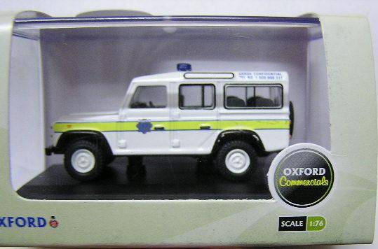Oxford DEF004 Land Rover Defender 110 "Garda Confidential" , OO 1/76 scale , new in box