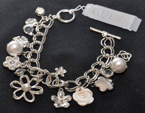 14 CHARM GUESS BRACELET SILVER TONE GEM STONE STAR