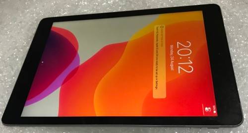 APPLE IPAD 6 10.2" - A1954 SPACE GREY 32GB WORKING 100% WITH SMALL CRACK