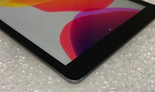 APPLE IPAD 6 10.2" - A1954 SPACE GREY 32GB WORKING 100% WITH SMALL CRACK