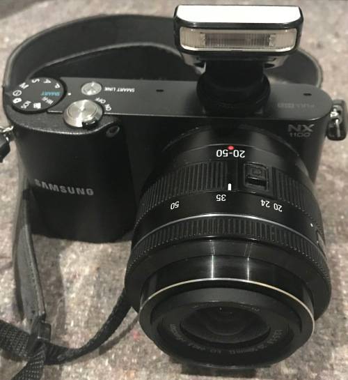 Samsung NX1100 Black Digital Camera w/ 20-50mm II Lens in excellent condition