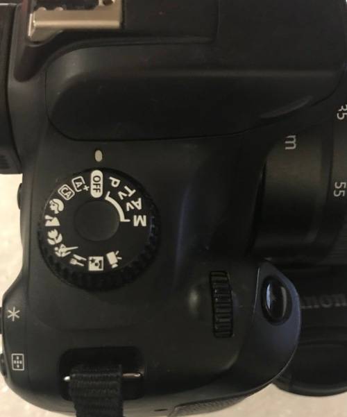 CANON EOS 4000D WITH 18-55mm LENSE IN EXCELLENT CONDITION