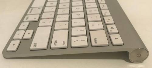 Apple wireless Keyboard and Mouse set A1314-A1296 In Excellent Working Condition 10%