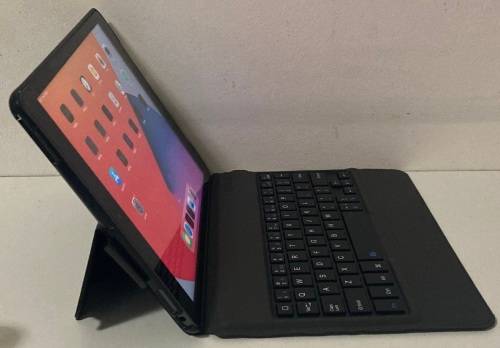 Apple IPAD 10.2 (7TH GEN) A2197 32GB WI-FI - SPACE GREY WITH KEYBOARD EXCELLENT CONDITION