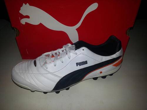 Brand New  PUMA soccer Shoes size 9 UK/ SA